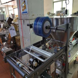 240mm Liquid Filling Packaging Machine 20ml 4 Side Pasta Sauce