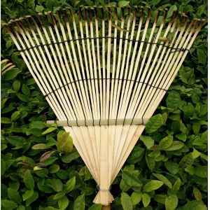 Buy cheap Handmade Bamboo Rake 1.40m 12 Tines for dry leaves sweeping and garden cleaning Natural Garden Rakes from wholesalers