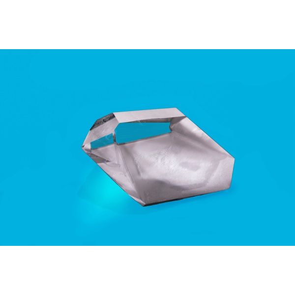 Large effective nonlinear coefficient BiB3O6 high damage threshold to produce