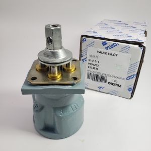 Pilot Valve Control Lever 9101511 9134232 9134239 For HITACHI EX200-2 EX200LC-2