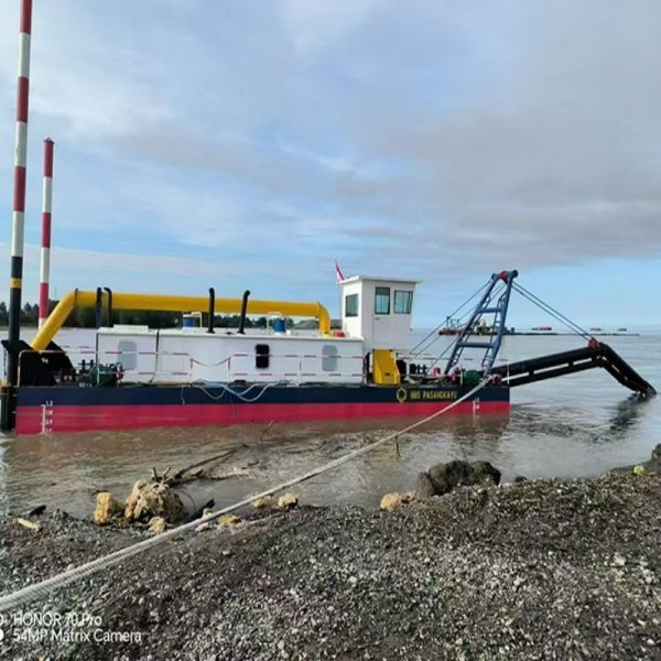 1000 Cbm Per Hour Output Sand Suction Dredger With Water Pump For River Sand