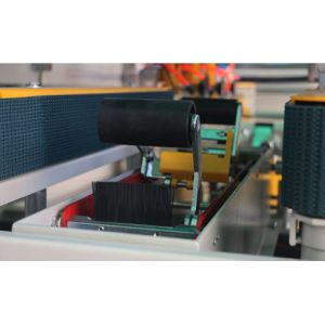 Electric Driven Type 0.2KW Vertical Unpacking Machine With Stainless Steel