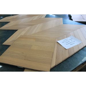 Brushed Natural Oak Chevron Parquet Flooring 70mm Width 530x70x10mm