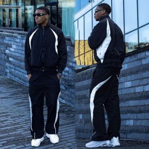 Buy cheap Customized Logo Oversized Windbreaker Tracksuit Men's Nylon Sweatsuit Antistatic from wholesalers