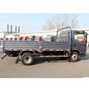Buy cheap Customized New Type HOWO 4X2 Van Trucks Cargo Van Truck With 4.15 Meter Single Row Panel from wholesalers