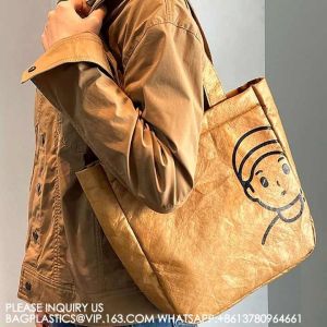 China Custom Large Waterproof Solid Paper Zipper Daily Use Beach Shopping Tyvek Tote Bag With Inner Pocket on sale