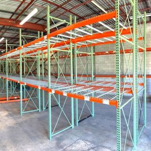 Buy cheap 5100lbs Weight Capacity Corrosion Protection Easy Assembling Teardrop Pallet Shelves from wholesalers