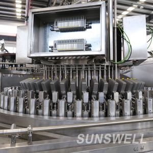 High Speed Fruit Juice Filling Machine Sanitizer Rinsing Fruit Chunk Peristaltic