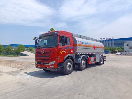 Quality Corrosion Protection Fuel Tank Truck Safe With 24V Electrical System for sale