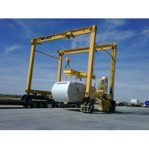 Hoist Mammoth Wind Power Components Use Mobile Gantry Crane