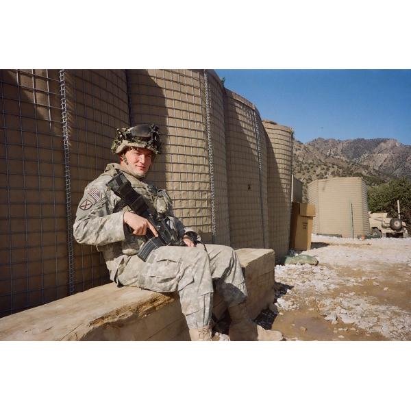 Quality welded wire mesh gabion hesco bassion/military barrier for sale