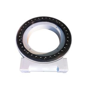 Buy cheap Slewing Ring Bearing vertical and horizontal combined slew drive from wholesalers