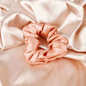 Buy cheap Custom 22mm Mulberry Silk Scrunchies 0.03kg Elastic Hair Bands from wholesalers