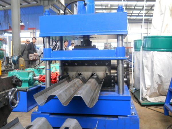 Gearbox Drive Highway Guard Rail Roll Forming Machine Three Wave W Beam Line