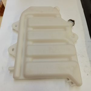 Buy cheap Expansion Tank Auxiliary Water Tank Coolant Pot from wholesalers