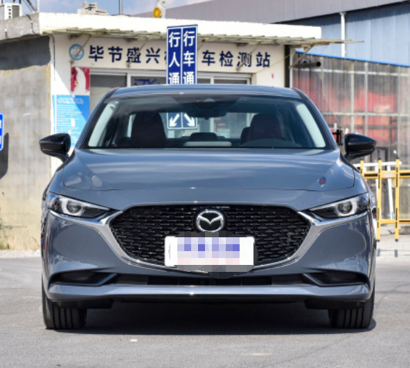 Quality Mazda 3 Axela 2022 2.0L Automatic Smart Edition 4 door 5 seat compact sedan for sale