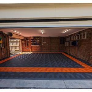 China Waterproof Oil Resistant PP Garage Floor For Industrial Work Environments on sale