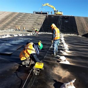 1.2mm HDPE Geomembrane for Dam Construction in Uganda Environmentally Friendly