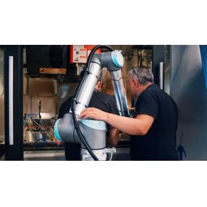 UR UR10 Cobot Robot With SMC Electric Gripper 3-Finger Type LEHS Collaborative