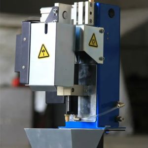 Buy cheap 1000w Handheld Laser Cleaning Machine Metal Surface 3000W from wholesalers