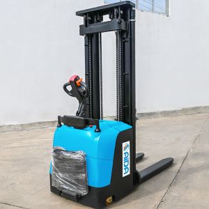 Powered Stacker Truck 1500kg warehouse stacker forklift