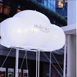 Custom inflatable cloud model with shaped cloud-shaped three-dimensional cartoon