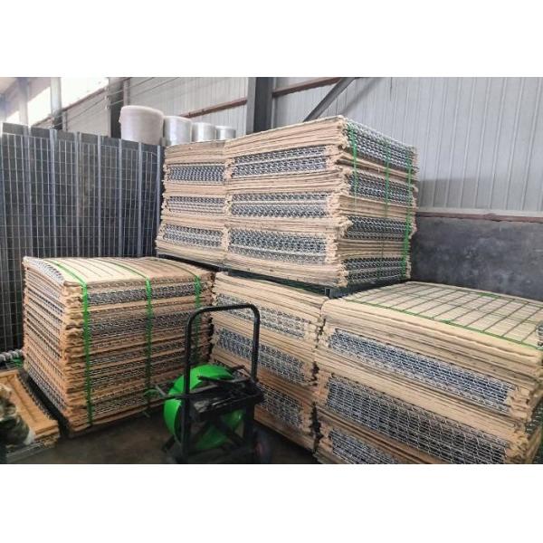 Quality Galvanized Military Barrier 4mm-5mm Wire Dia, 300g/m2 Geotextile for sale