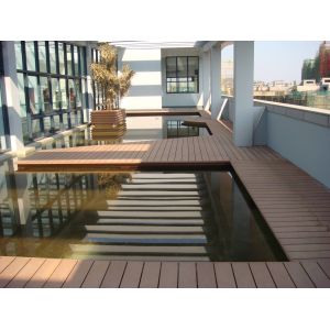 Water Absorption Rate 2.5% Customized Synthetic WPC Decking for Engineering
