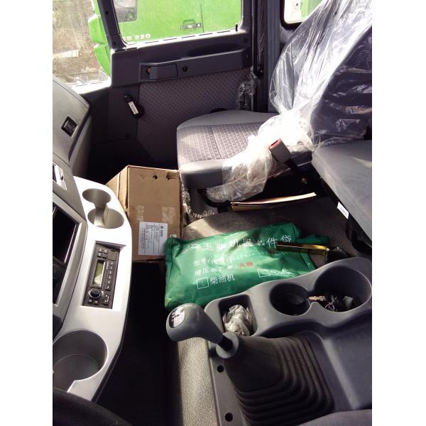 New crane truck Sinotruk Howo 4x2 Truck Mounted Crane 10 Ton Xcmg Telescopic Boom Crane