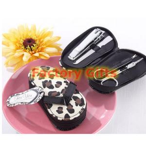 Buy cheap Portable Personalized Wedding Souvenirs Slipper Manicure Set Practical from wholesalers