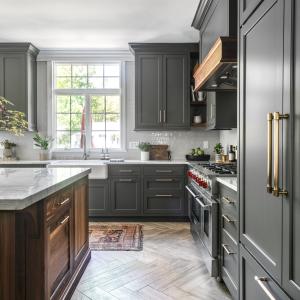 China Lacquer Dark Grey Shaker Kitchen Cabinets With White Countertops on sale