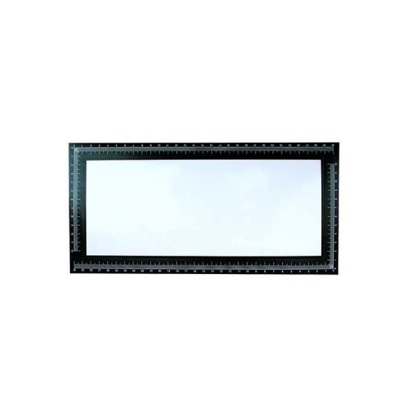 P105 Black L shape footprint photographic scale