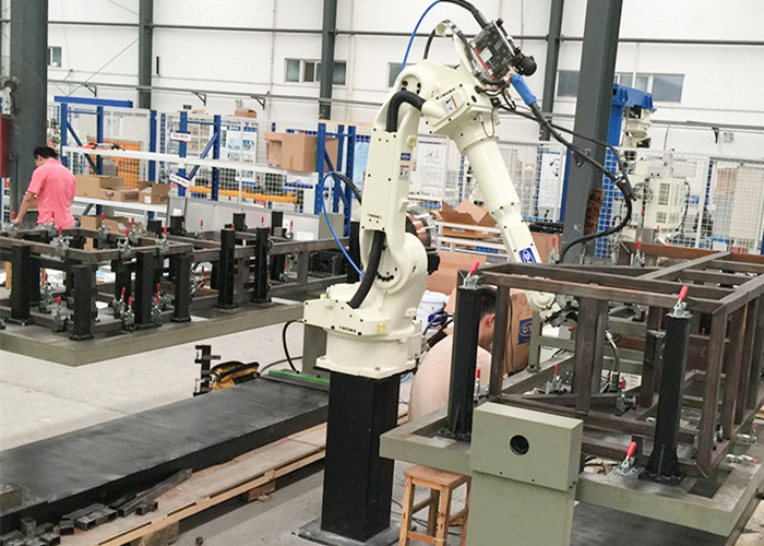 Flexible Welding Robots In Automotive Industry With Intelligence Control System