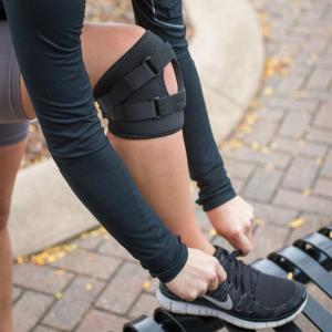 China 6 Tracking Short Medical Knee Brace With Dual Hinge And Half - Moon Buttress on sale