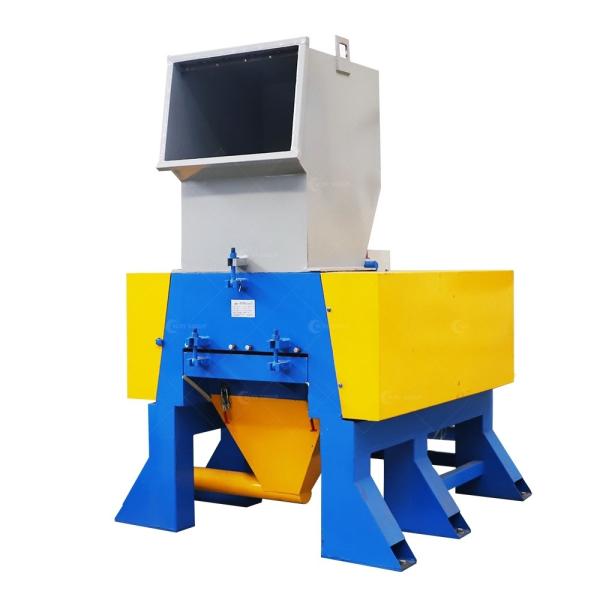 Quality Plastic Scrap Shredder Machine for Crushing Waste Plastic Bottles Customized Color for sale