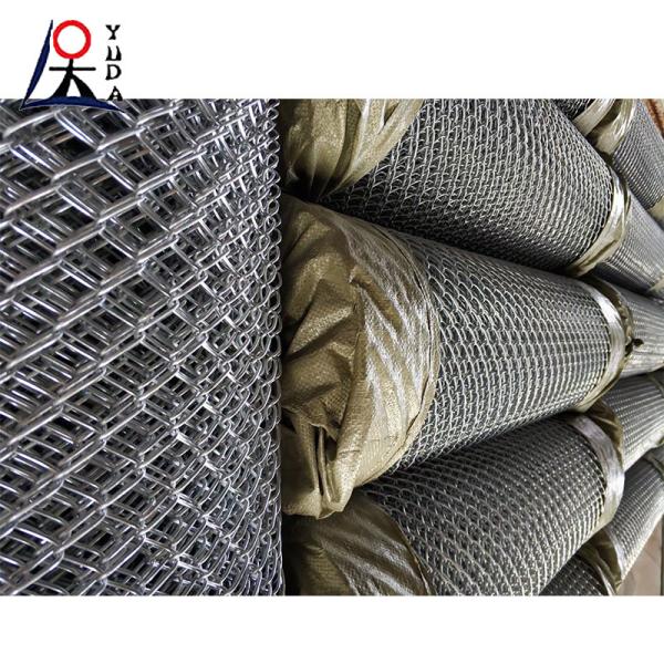 Galvanized Cyclone Wire Chain Link Iron Wire Mesh Roll Privacy Metal Fence