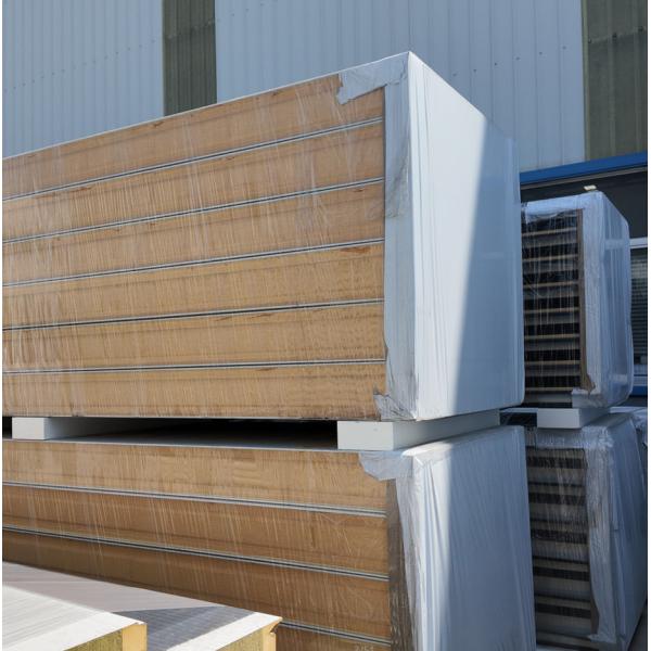 Quality Lightweight and Versatile Polyurethane Sandwich Wall Panel for Any Construction Project for sale