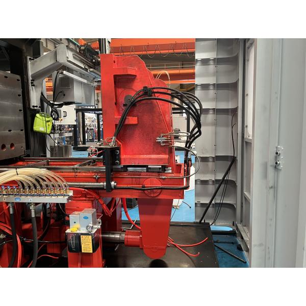 Quality 1L Triple Head Servo System PET Bottle Blow Molding Machine With MOOG Control System for sale