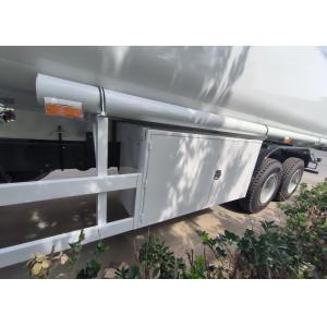 Buy cheap Sinotruk Howo 25CBM Oil Tank Truck 10Wheels 400Hp 6 × 4 Multiple Compartments from wholesalers