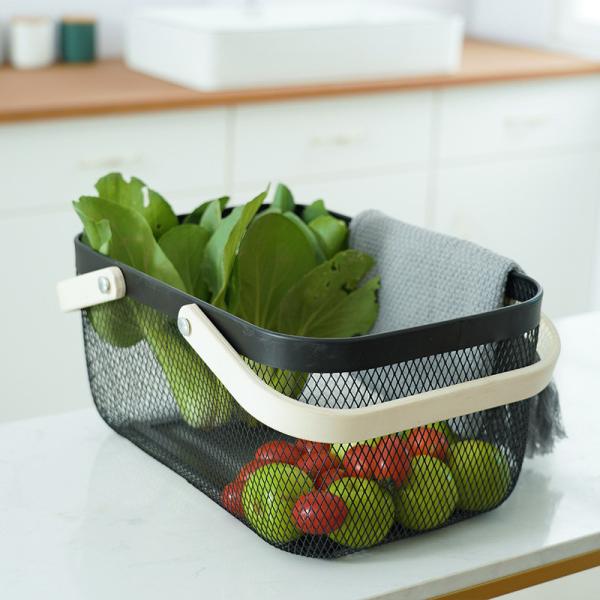 Buy cheap Rectangular Rustproof 750g Metal Wire Fruit Basket With Wood Handle from wholesalers