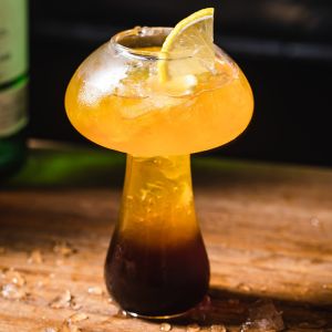 Factory Wholesale 280ml Creative Mushroom Shape Cocktail Glass Juice Cup