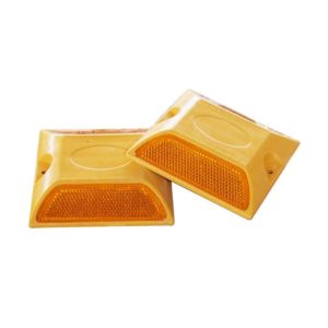 China Road Safety Stud Road Cone Sign Used Plastic Reflector Cat Eye Road Stud For Road Safety on sale
