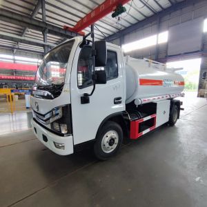 Dongfeng 4x2 6 Cubic Meter Fuel Tank Truck with Reliable Performance Fuel