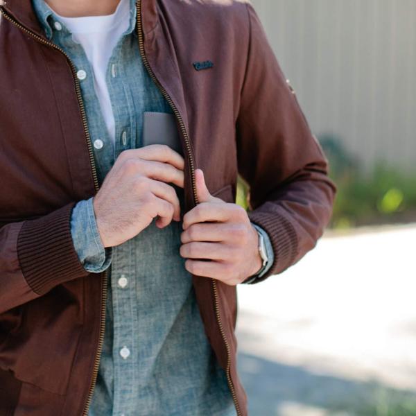 Daily Used Men's Real Leather Bifold Wallet with RFID Protection and Minimalist Design