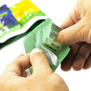 Custom Child Resistant Pouch Packaging Tamper Evident Holographic Black White