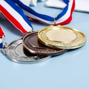 Buy cheap Custom Award Medal with 1.5-5mm Thickness 100pcs MOQ and 3-7days Sample Time for Sports and Games from wholesalers