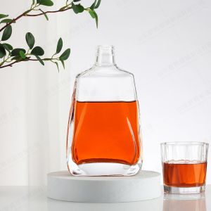 Decal Surface Handling 750ml Glass Liquor Bottle for Spirits Gin Whisky Vodka