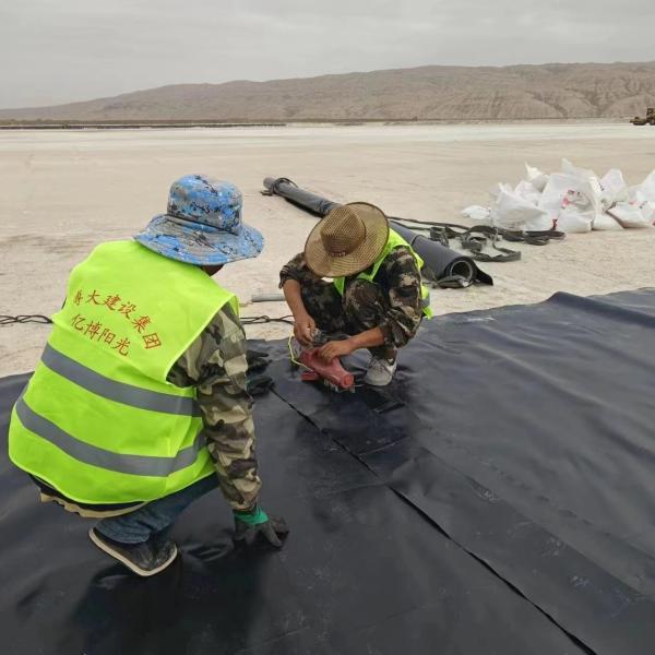 50m-200m/roll Environmental Smooth Plastic Biodigester Liners Geomembrane for