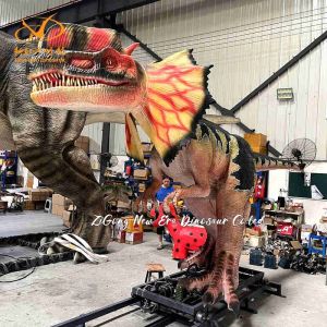 Large Size Sliding Animatronic Dilophosaurus Dinosaur Model For Theme Park And