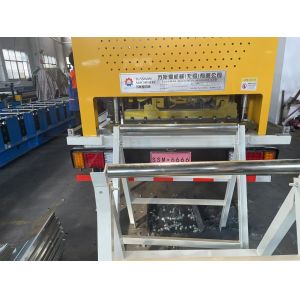 Working Speed 0-12m/min 18'' Wide KR18 Standing Seam Forming Machine On Site